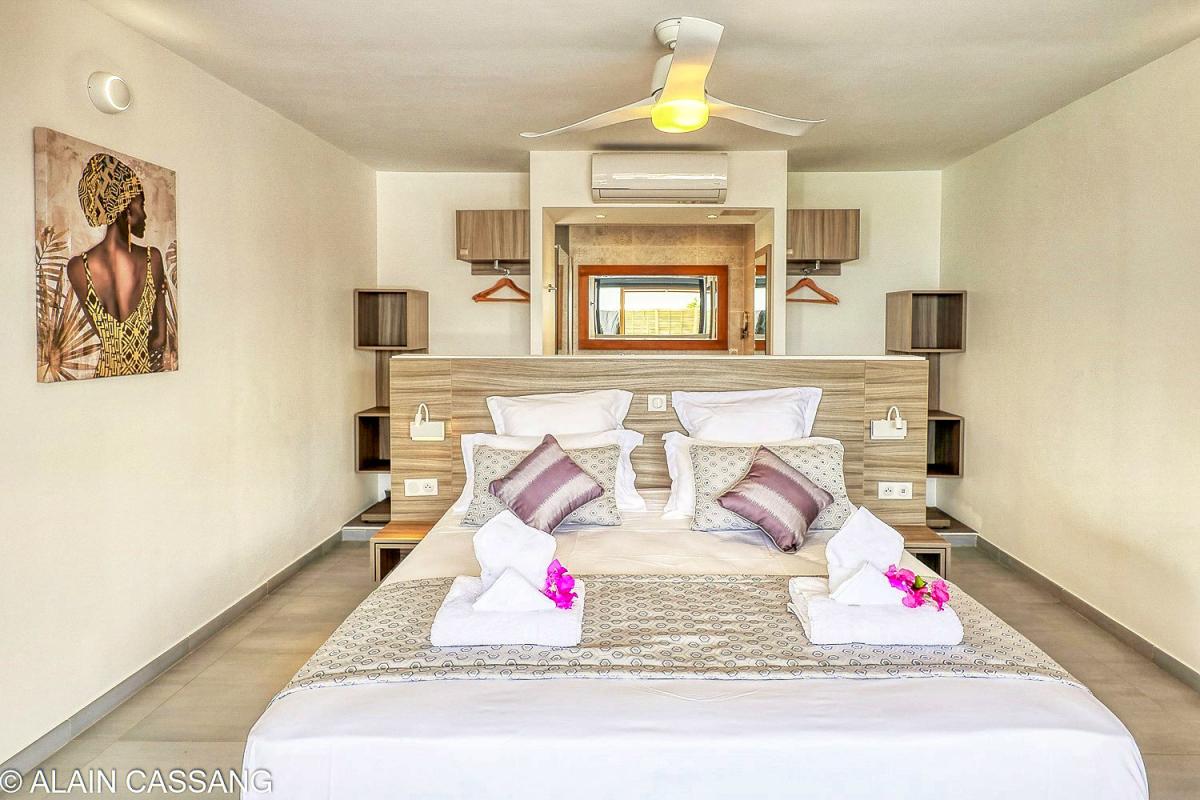 A louer villa 5 chambres pour 10 personnes avec piscine et vue mer à Sainte Anne en Guadeloupe - suite 1